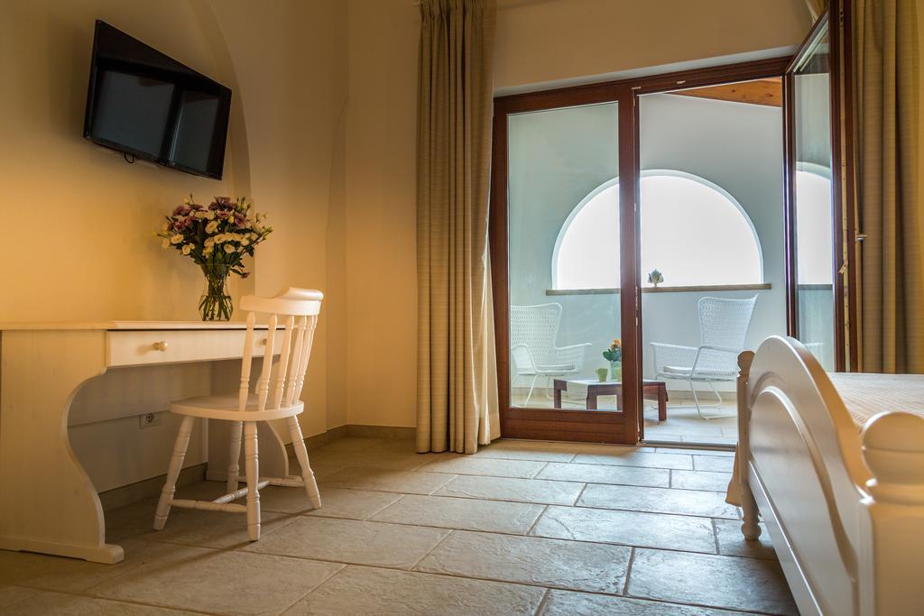 Masseria Martellotta Palagianello Habitación foto